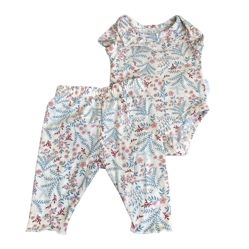 Tahari Baby Girls Summer Bodysuit /Onsie & Pant Set Ivory Floral Print Sz 0-3 mo